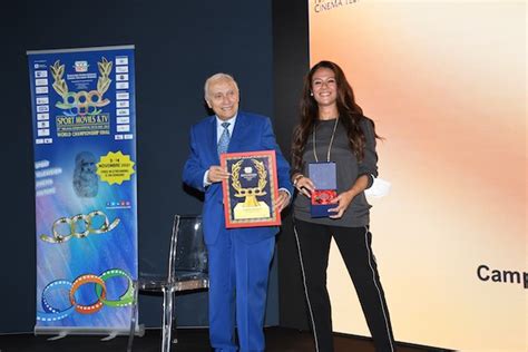 giusy versace eventi roma|Giusy Versace riceve dalla Ficts la “Guirlande d’Honneur” .